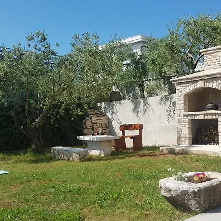 Ester Apartman Premantura